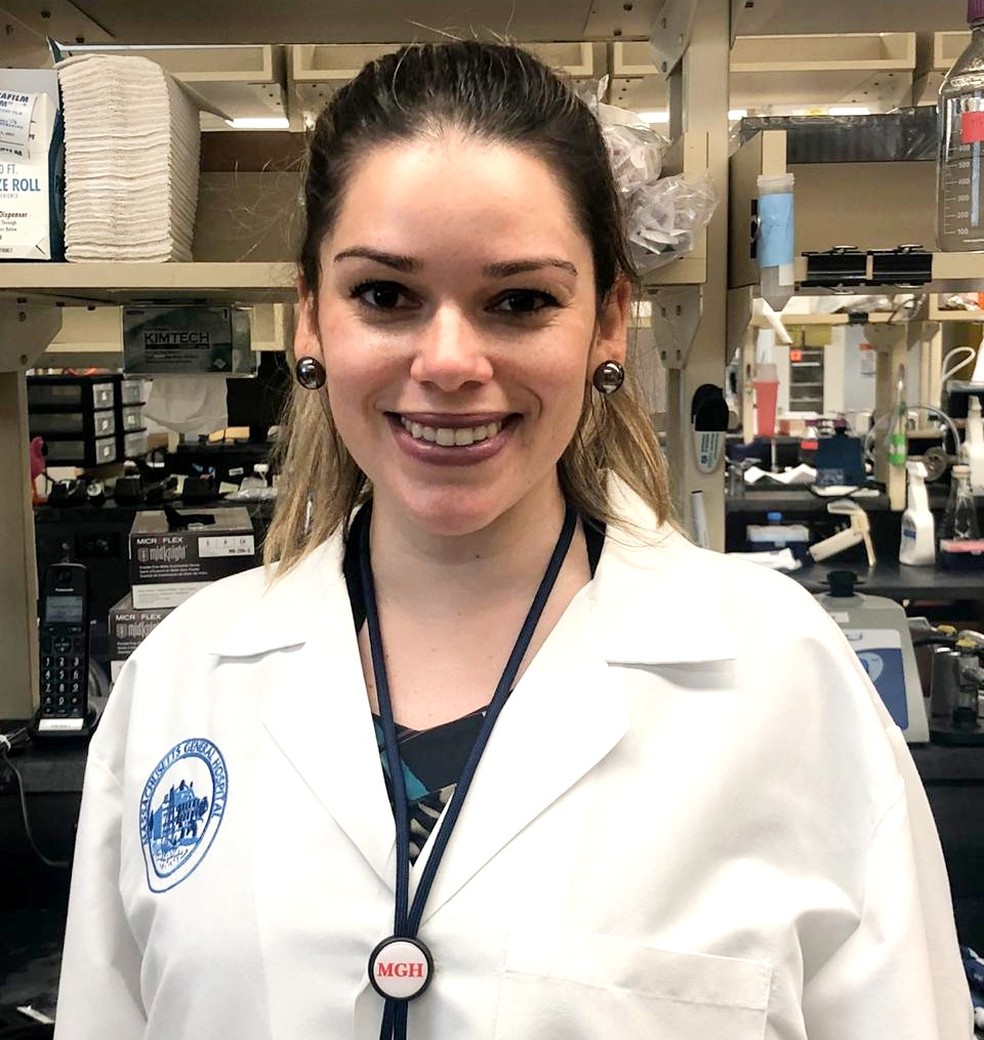 Pesquisadora brasileira participa de estudo de vacina contra Covid-19 em hospital ligado à Harvard nos EUA